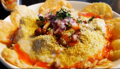 25 Street Food Spots In Delhi For The Yummiest Street Sin