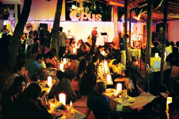 5 Reasons Why Nightlife In Bangalore Is Super Happening