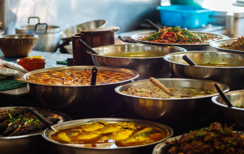 6 Places Where You Can Enjoy Delicious Street Food In Hyderabad, And That Too Under A Small Budget