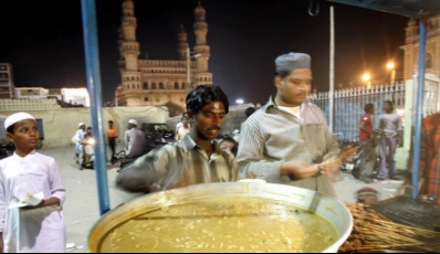 7 Hyderabad Eateries You Must Visit For The Food Lover In You