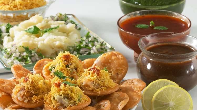 Top 15 Places To Have Street Food In Bangalore | Nearfox