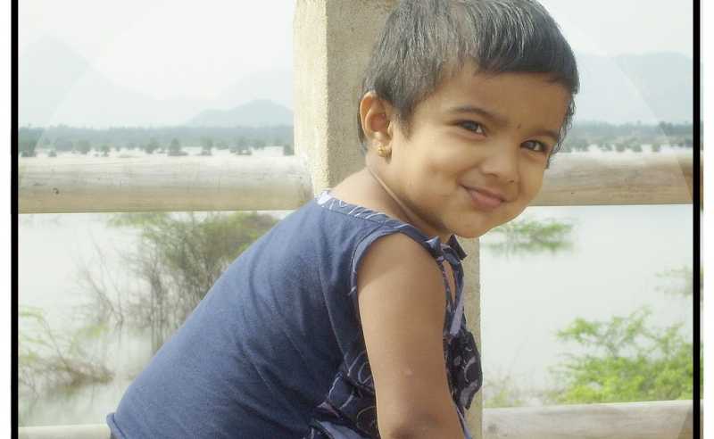 கதை சொல்லி நிலா. சொந்தக்குரலில் சொல்லும் கதை