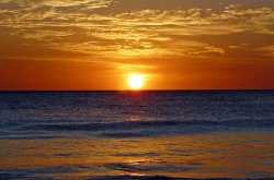 कविता : ऐ हवा कभी तो मेरे दर से गुज़र