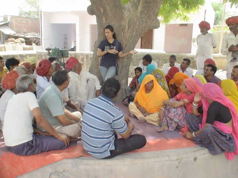 सोड़ा गांव में लौटा चौपालों का दौर