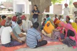 सोड़ा गांव में लौटा चौपालों का दौर