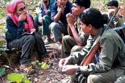 ಅರುಂಧತಿ ರಾಯ್ ಎಂಬ ಒಬ್ಬ ದೇಶದ್ರೋಹಿ ಮಹಿಳೆ