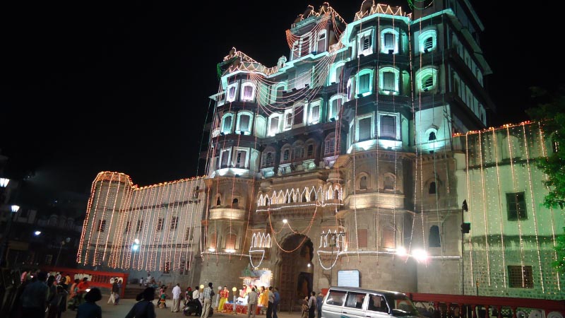 प्रवासवर्णन – पंचमढी – भेडाघाट – इंदौर : इंदौरची खादाडी  (भाग ५ अंतिम)