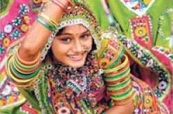 \"હેંડ ને મેળે જઈએ\"