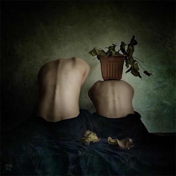 समय का कंठ नीला है 