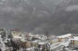 बारिश-बर्फबारी से ठिठुरी रूह