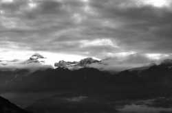 सिलवटों सी रात