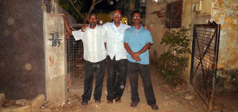 சூரியன்கள் ஒளிகுடித்த நிலாச்சோலை