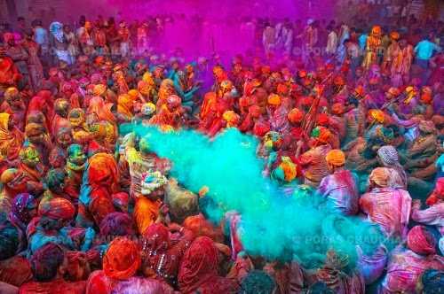 आओ खेलें होली