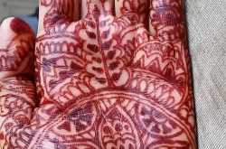 अशी रंगली मेहंदी