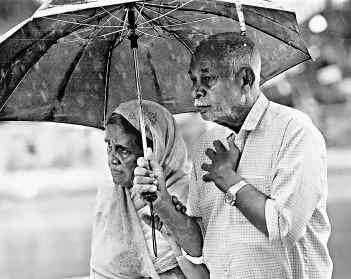 बुजुर्गो का तिरस्कार, कौन जिम्मेदार 