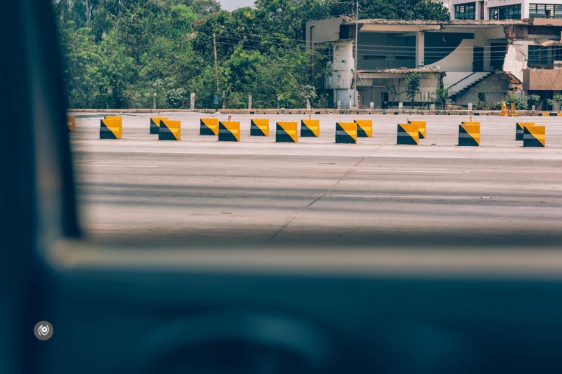 नक्सलियों के गढ़ में गुरुजी की कट रही चांदी