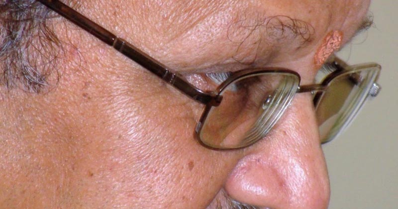 एक कटोरी चाँदनी एक कटोरी धूप (भाग ३) : उमाकान्त शुक्ल के दोहे