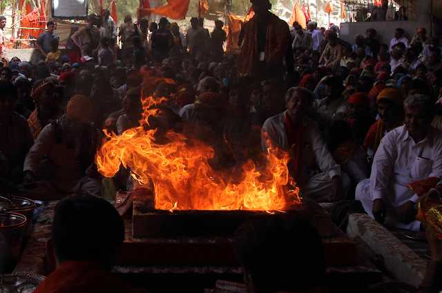 हवन करते समय स्वाहा का ही उच्चारण क्यों करते हैं?