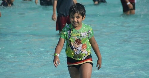 अब मैं पल नहीं जीता हूँ