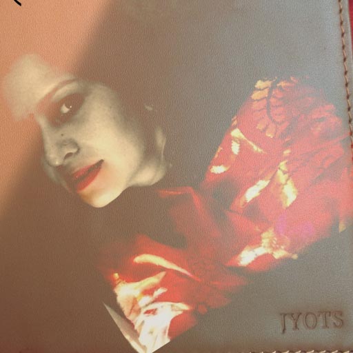 नमन किसे ?