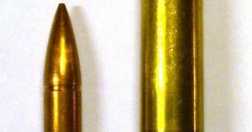 इंसास राइफल और एल एम् जी का पाउच  अम्मुनिसन कितना होता है ?