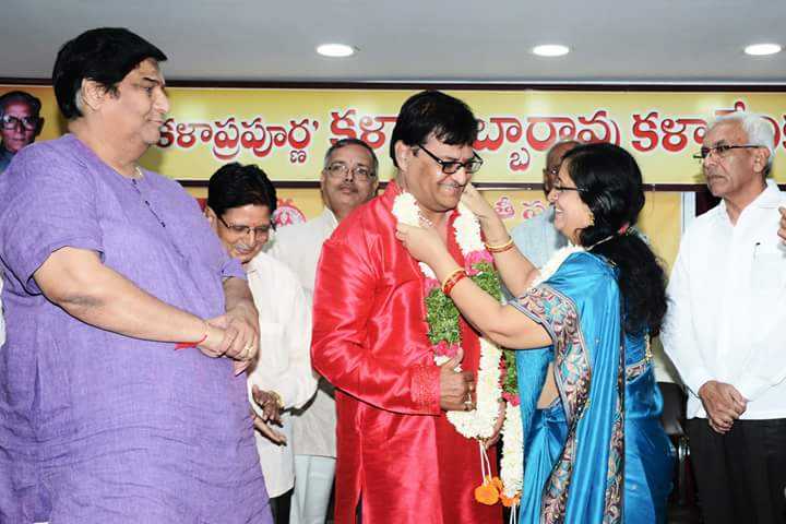 గ్రంథావిష్కరణ సభలో …