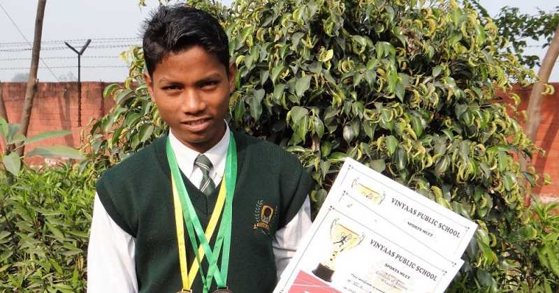 कविता : ये खुला आसमान है अपना