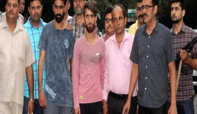 दिल्ली सँ आईएस के दूटा संदिग्ध आतंकी कैल गेल गिरफ्तार।