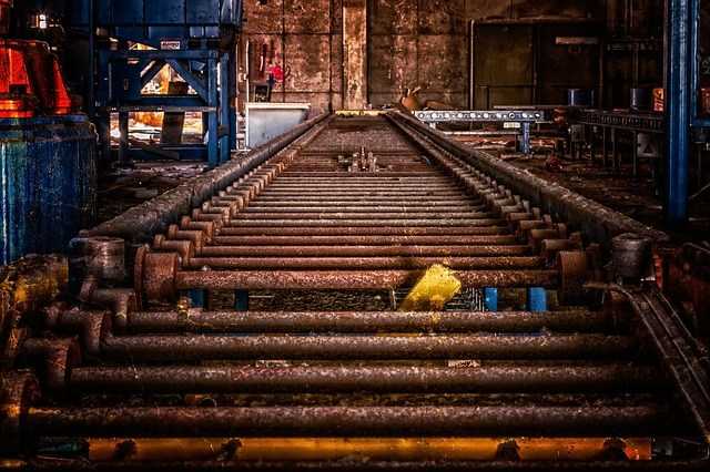 खोखला आदमी ..