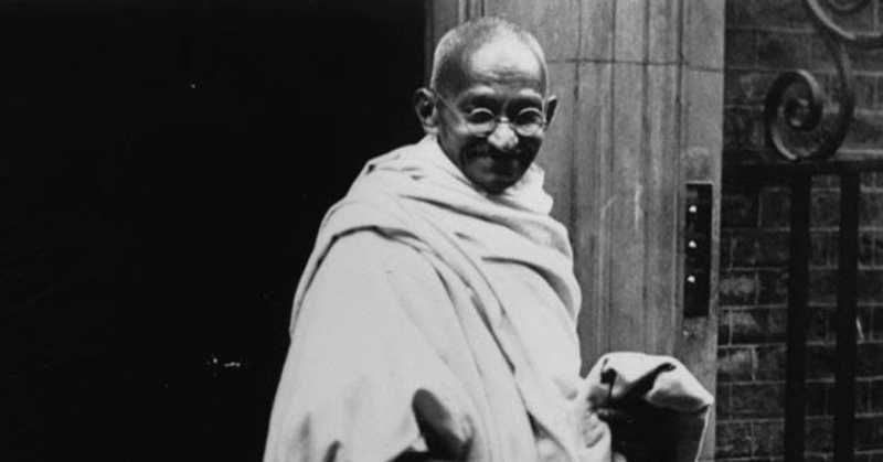 फटके लगावणारे गांधी