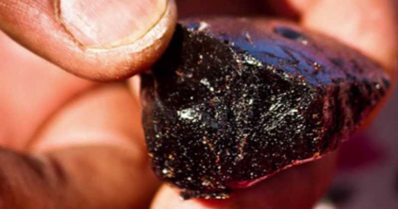 शिलाजीत के फायदे, आयुर्वेदिक गुण व नुकसान