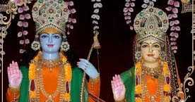 मंदिर में महिलाएं