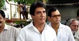 राज बब्बर की सीबीआई कार्यालय के बाहर धरना 