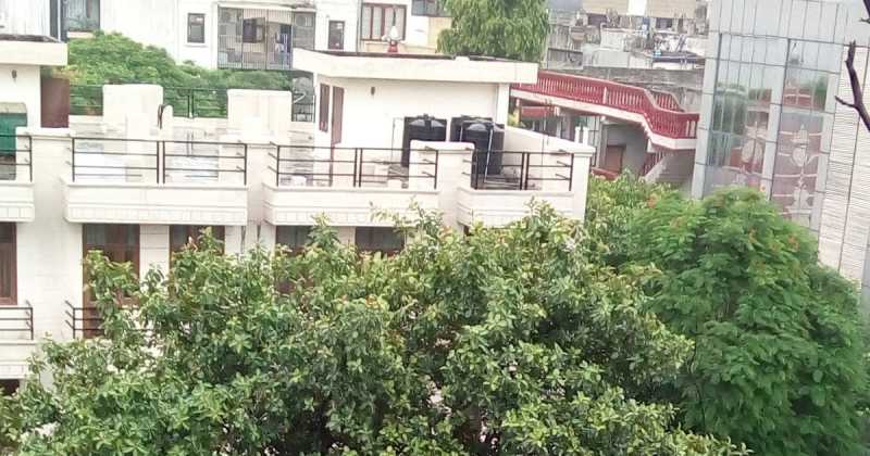 धूप (वर्ण पिरामिड )