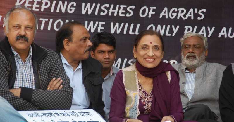 आगरा के लोगों ने एयरपोर्ट की मांग के लिए थामा सत्‍याग्रह का हथियार  