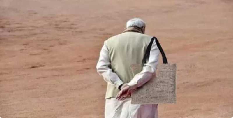 सीबीआई कर सकती है मोदीजी का झोला जब्त, हार के बाद भागने का अंदेशा