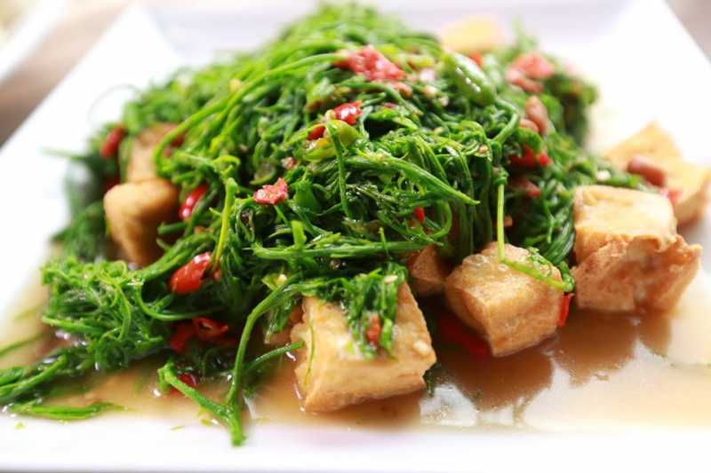 ผัดเต้าหู้ชะอม อาหารไทย เมนูผัด เมนูเต้าหู้ เมนูชะอม ยอดชะอม