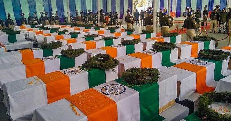 बेनाम-सा ये दर्द ठहर क्यों नहीं जाता ....  