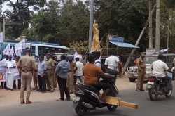 கோட்டகுப்பதில்  இந்திய ஜனநாயக வாலிபர் சங்கம் சார்பில் ஹைட்ரோ கார்பன் எதிர்ப்பு கூட்டம் - போலீசார் கைது