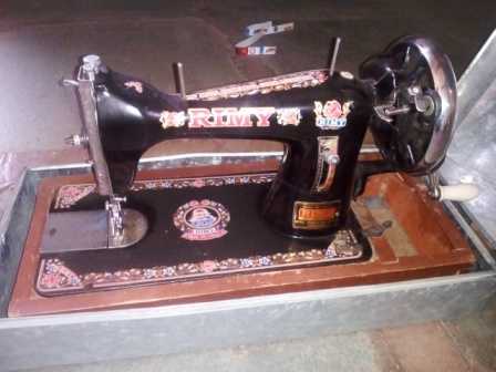 सिलाई मशीन बार बार धागा क्यों तोड़ती है 10 कारण - Cool Thoughts