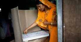 आगरा मतदाताओं की कुल 19,04,706 संख्‍या के हिसाब से दूसरे चरण में राज्‍य का सबसे बड़ा निर्वाचन क्षेत्र 