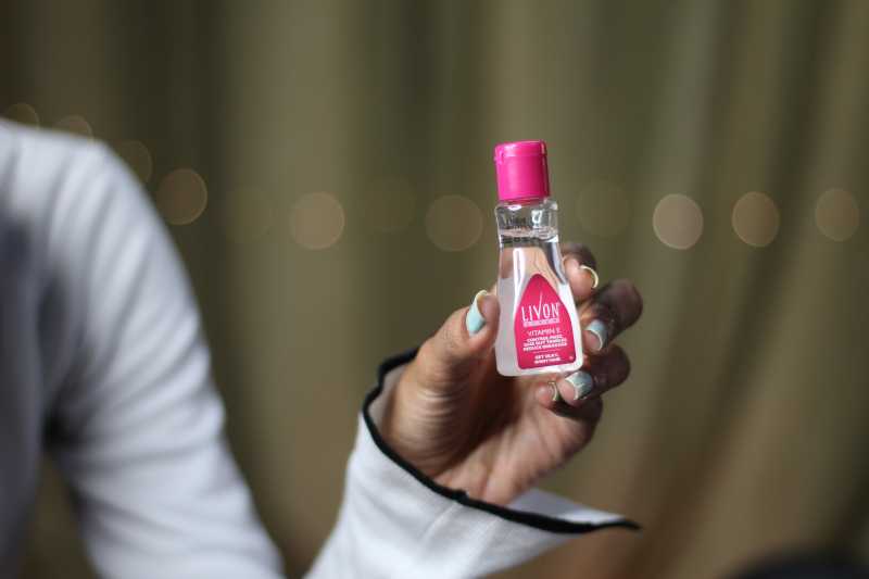 बालों को 2 मिनट में सीधा करने का आसान तरीका | Livon Hair Serum With Vit E For Smooth,Frizz-Free Hair - FIVE FEET FIVE