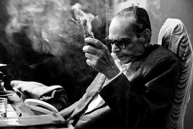 बचपन का ‘सारा आकाश’ (2017)