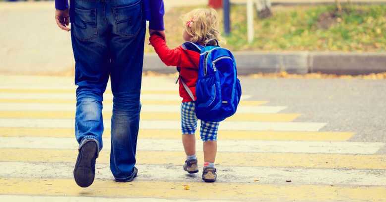 पहली बार बच्चे को भेज रहे हैं स्कूल तो जरूर करें ये 5 काम...