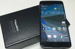  BlackBerry launches it\