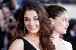  Classy Aishwarya Rai Bachchan In Black Gown At Filmfare Awards Ceremony HD Wallpapers - CelebMinto 