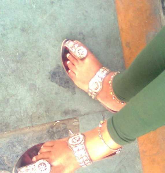 "Kuchh To Likhna Hai" Post :P