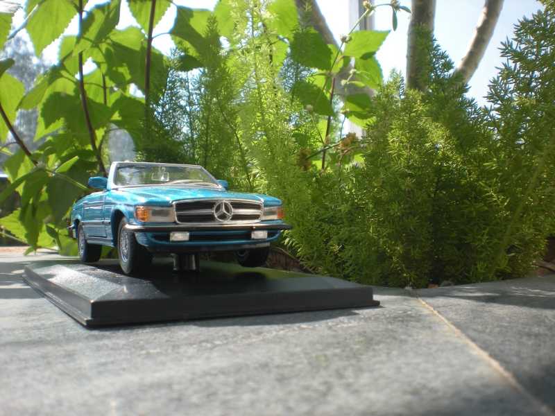  Mercedes Benz 450 SL - 1:36 (Bburago)