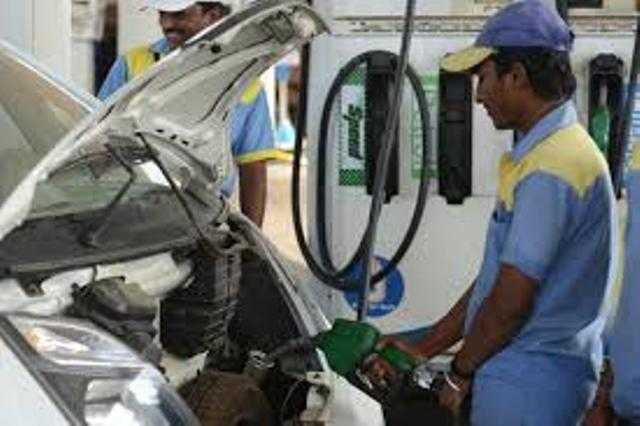 सोमवार को Petrol-Diesel खरीदना हुआ महंगा, जानें क्या हैं आपके शहरों में दाम | Ekhabar.in E Khabar ई खबर