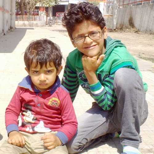 सार्थक, समग्र और सच की सांसत... (Saarthak, Samagra And The Problem Of Truth...)